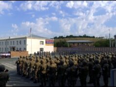 Վալերիյ Օսիպյանը կրկին սահմանապահ ոստիկանների է ճանապարհել դիրքեր (տեսանյութ)