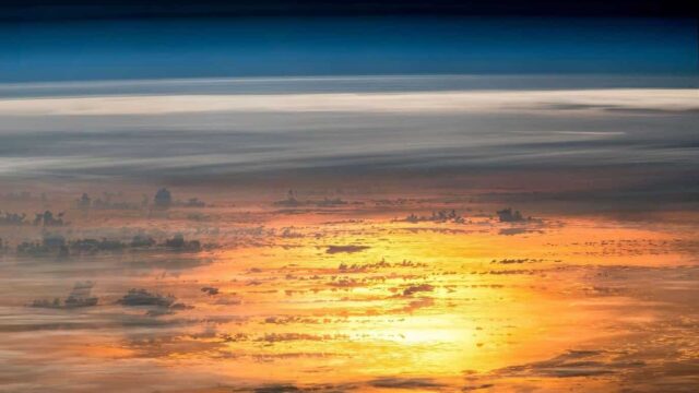 ISS-47_Earth_Sunset_From_the_International_Space_Station-2-1